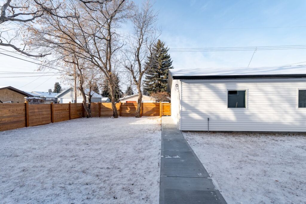 Garage _ Yard - 7212 81 Street